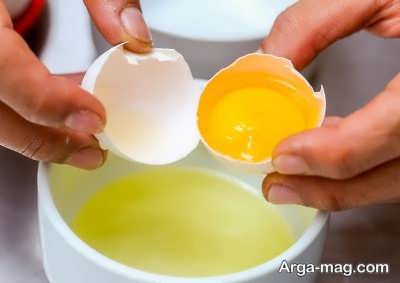 جدا کردن زرده و سفیده تخم مرغ 